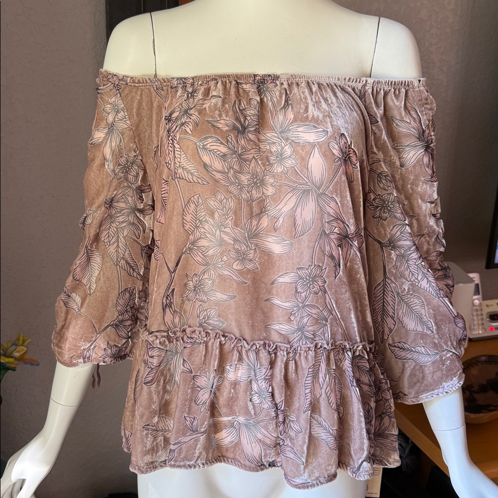 NEW WITH TAGS velvet Burnout Floral Print Women's off the shoulder Top